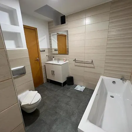 Glp Downtown Apartment